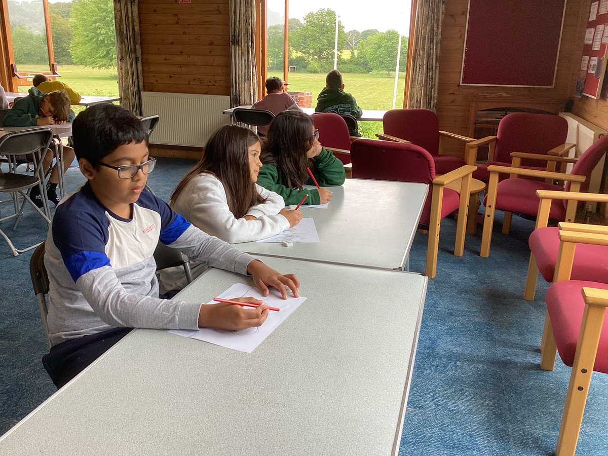 GreenfieldsPri1's tweet photo. The rain hasn’t dampened our artistic talents! Observational drawing of our beautiful surroundings. https://t.co/rHSpJk1ioC