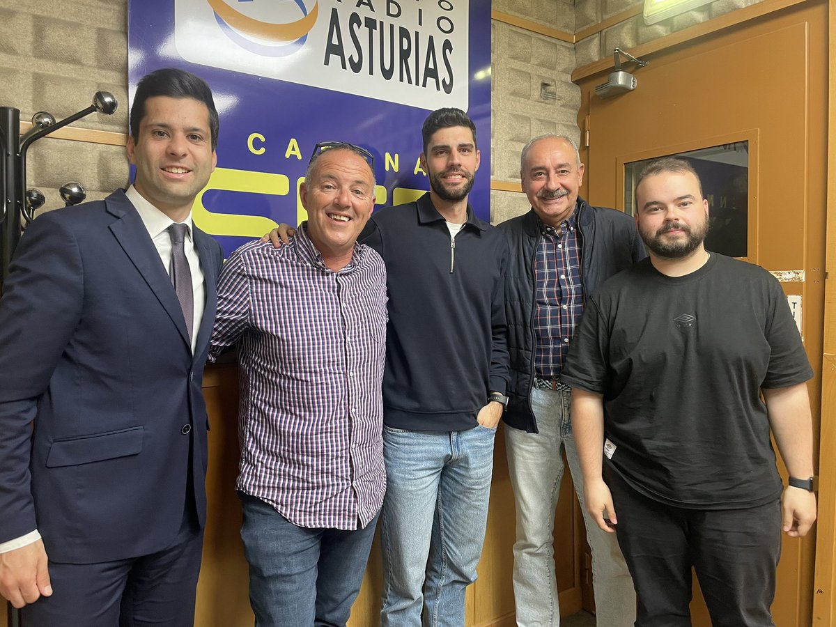 SER Deportivos Asturias (@aserdeportivos) on Twitter photo #PODCAST | Sanedrín de <a href="/RadioAsturias/">Radio Asturias Cadena SER</a>: "Confío en el Oviedo, se empiezan a ver cosas de equipo que acaba subiendo"
🔗 cadenaser.com/asturias/2025/…
🔍 Analizamos la actualidad azul con:
🗣️ <a href="/pablosalvarez94/">Pablo Sánchez</a>
🗣️ <a href="/AFPerdones/">Angel Fernández</a>
🗣️ <a href="/MGago11/">Martín Gago</a>
🗣️ <a href="/manoloruizfer/">manoloruizfernandez</a>
📻 linktr.ee/SERDeportivosA… #PODCAST | Sanedrín de <a href="/RadioAsturias/">Radio Asturias Cadena SER</a>: "Confío en el Oviedo, se empiezan a ver cosas de equipo que acaba subiendo"
🔗 cadenaser.com/asturias/2025/…
🔍 Analizamos la actualidad azul con:
🗣️ <a href="/pablosalvarez94/">Pablo Sánchez</a>
🗣️ <a href="/AFPerdones/">Angel Fernández</a>
🗣️ <a href="/MGago11/">Martín Gago</a>
🗣️ <a href="/manoloruizfer/">manoloruizfernandez</a>
📻 linktr.ee/SERDeportivosA…