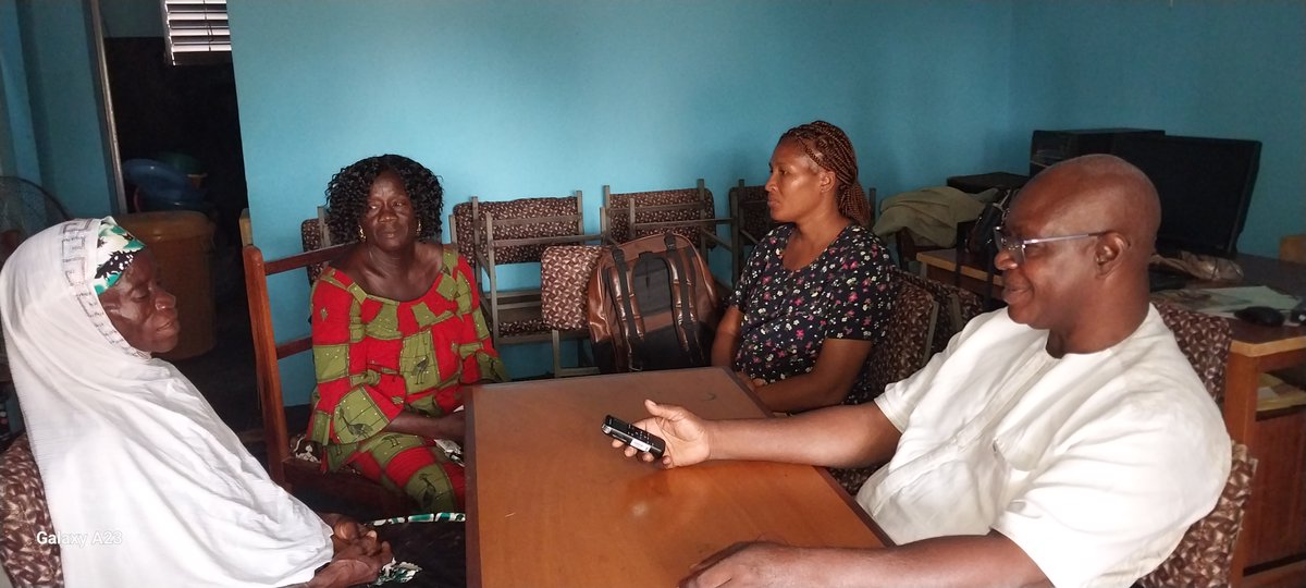 Jhpiego_Burkina's tweet photo. La bonne interaction entre les #ASBC, les #prestataires, les #femmes bénéficiaires et les #leaderscommunautaires a, à ce jour, permis au projet SUCCESS de #dépister 3431 #femmes au #niveaucommunautaire, dont 1850 pour le modèle porte-à-porte et 1581 pour le modèle OSC. https://t.co/hkKwdpYoOy