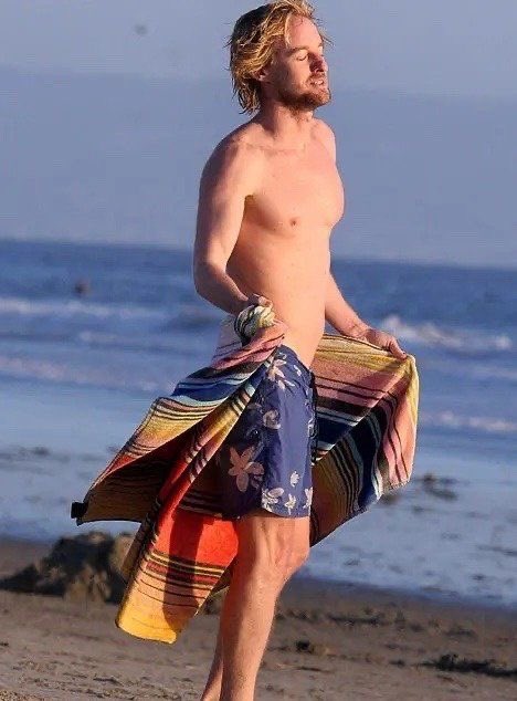 casey_hogg's tweet photo. @archivedilfs Owen Wilson>>> https://t.co/6vSMhusm6b