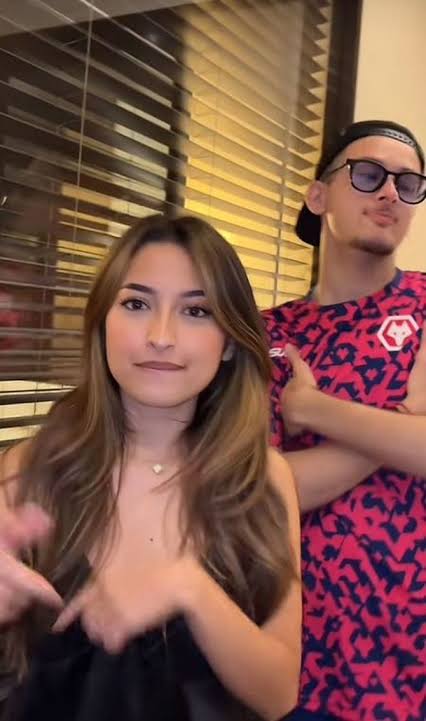 apajadeh tweet media