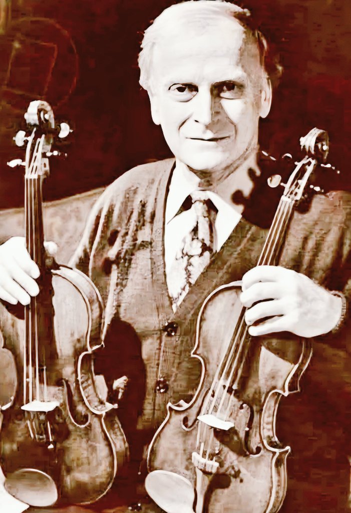 ConrothN's tweet image. Legendary #violinist #YehudiMenuhin holding two of his #Stradivarius violins, 1970. 

In the right hand: 'Le Soil', in the left hand: 'Kheven-Hüller' 🎻🎻.