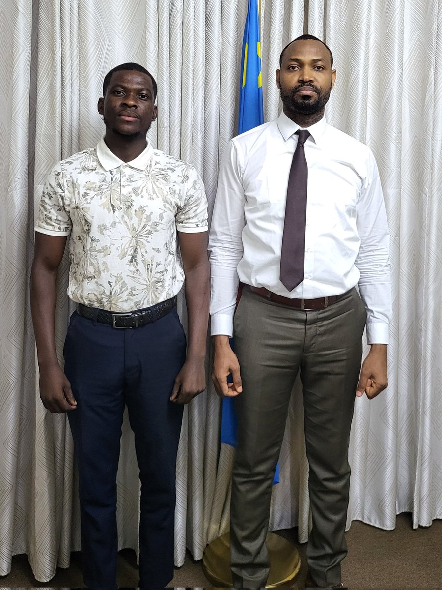 EbenKaposa's tweet photo. Échange avec le DG du FSPEEJ
Le vrai chantier, c’est l’homme congolais lui-même.
Tant que le mal-être congolais persiste, aucun développement durable n’est possible.
Il faut reconstruire l’humain pour espérer rebâtir la nation.
#Metamorphose
#Jeunesse
#FSPEEJ https://t.co/mlpz9F07zB