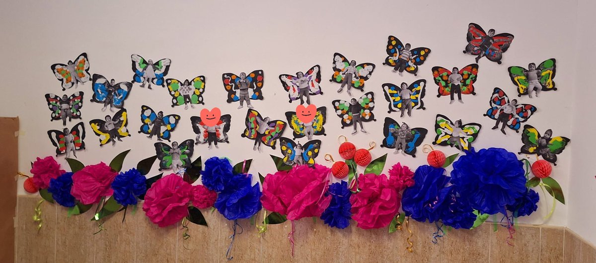 Los niños del primer ciclo hemos estado trabajando la.primavera haciendo unas bonitas mariposas.