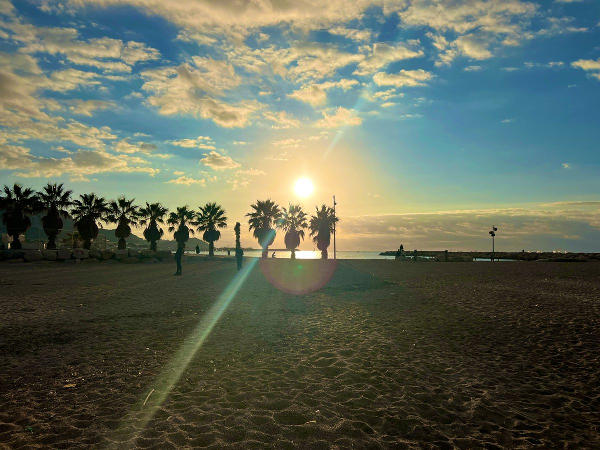 Good morning everyone!

The ones who win aren’t the fastest.
They’re the ones who don’t quit.

Persistence beats talent when talent gets tired.

Have a great day!