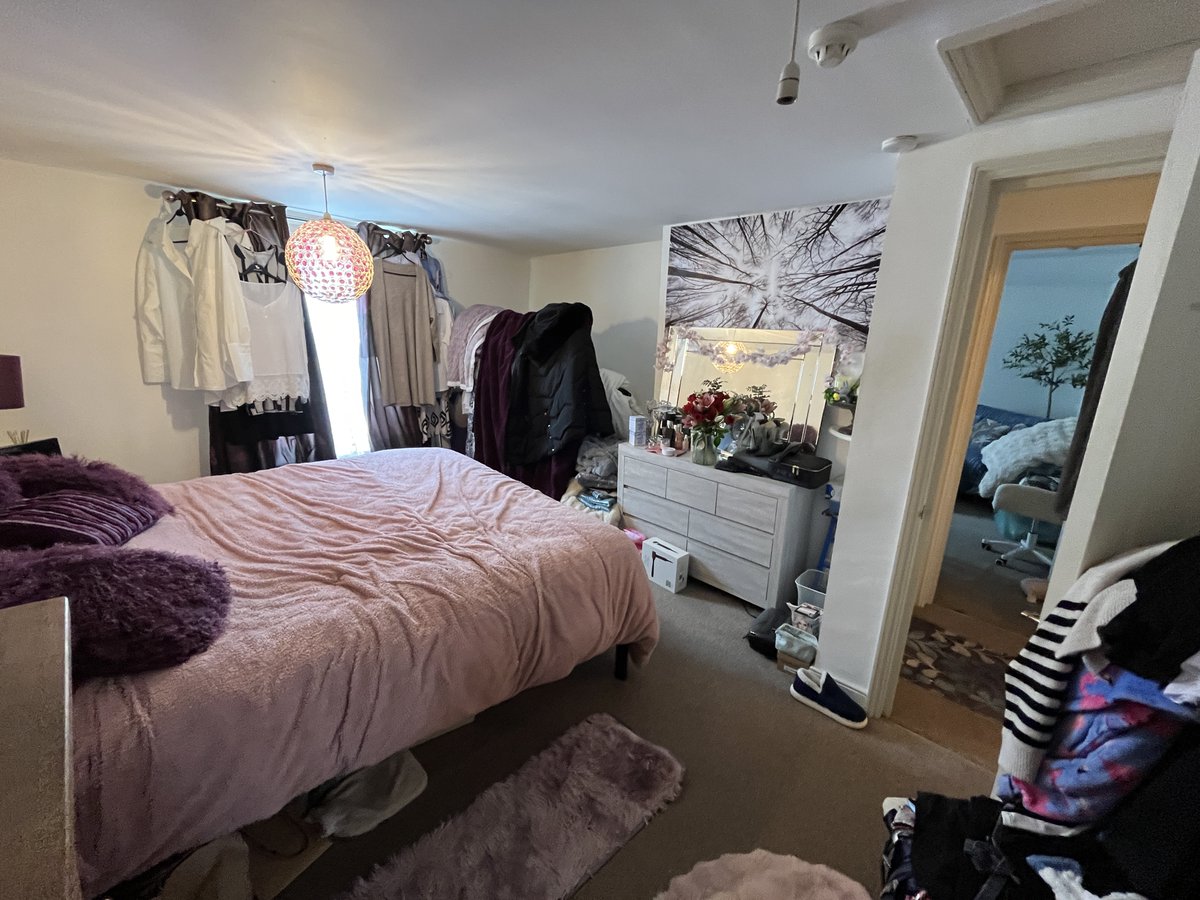 📍3/5 Drapers Lane, Leominster, HR6 8ND

Three-storey, mixed use investment

✅ For Sale - Quoting £190,000
✅ 1,779 sq ft (165.27 sq m)
✅ Town centre location
✅Ground floor shop with 2 no. 1 bed flats above
✅ 8.89% NIY

For more information, get in touch with one of the team!