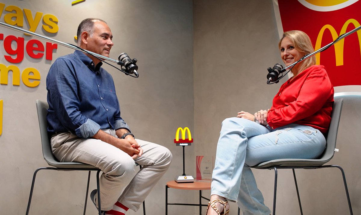 somosmerco's tweet photo. 🎙️ Nuevo episodio de #MercoPodcast con @LoneyArmijoV, Director General de @mcdonaldspa  (@arcosdorados Panamá)

🍟 #Liderazgo con propósito
💼 #Reputación desde la acción
👥 #Talento joven y cultura que inspira

▶️ Entrevista en #YouTube y #Spotify: https://t.co/b8kfJ9R0st https://t.co/Z2OYSGL5Z2