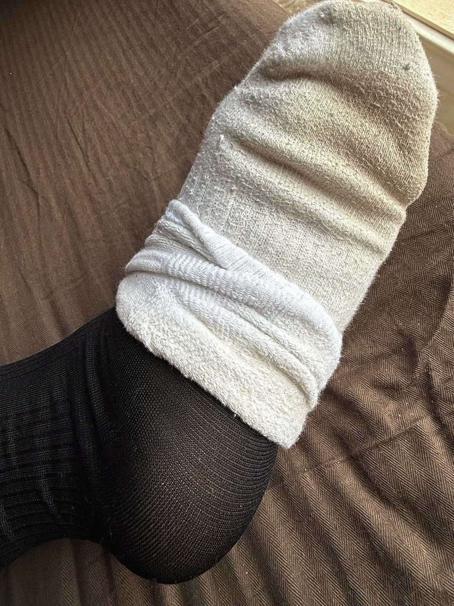 屌丝男同定制的臭白袜套丝袜 还有没有傻逼喜欢
#傻逼男同 #直男 #直男崇拜 #白袜 #丝袜 #上贡 #嘲笑