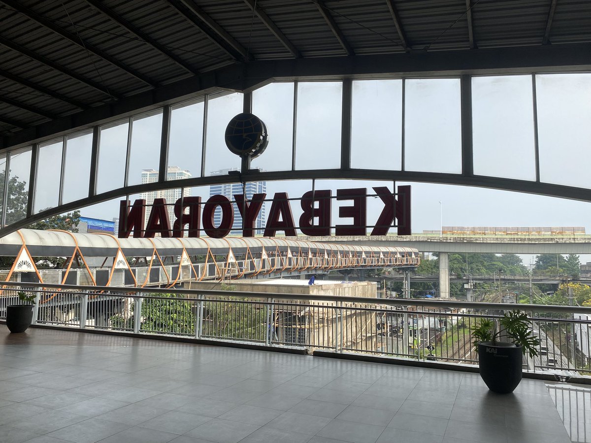 public transit is good, we should build more of it