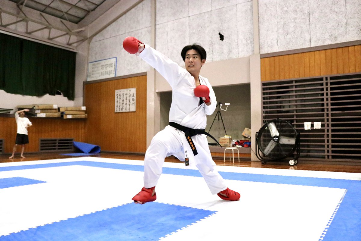 Ninmonkai's tweet photo. 🥋
船山監督秘密計画オフショット…？🥊📸
#karate #空手 
#山口大学 #山口大学空手道部 https://t.co/MHEySeVO2b