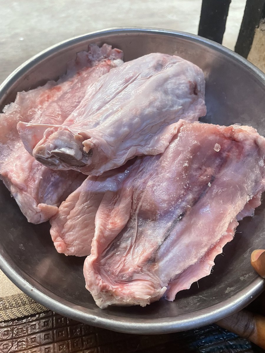 REINA_FOODS's tweet photo. Good morning my people. We have brought Lagos to Akure. No need to go to Lagos for fresh seafood or shipping your items abroad. At Reinafoods, we offer:
International shipping
Bulk and retail supply of seafoods and frozen foods
Service delivery(running errands). Pls RT. https://t.co/Cko7wvlavR