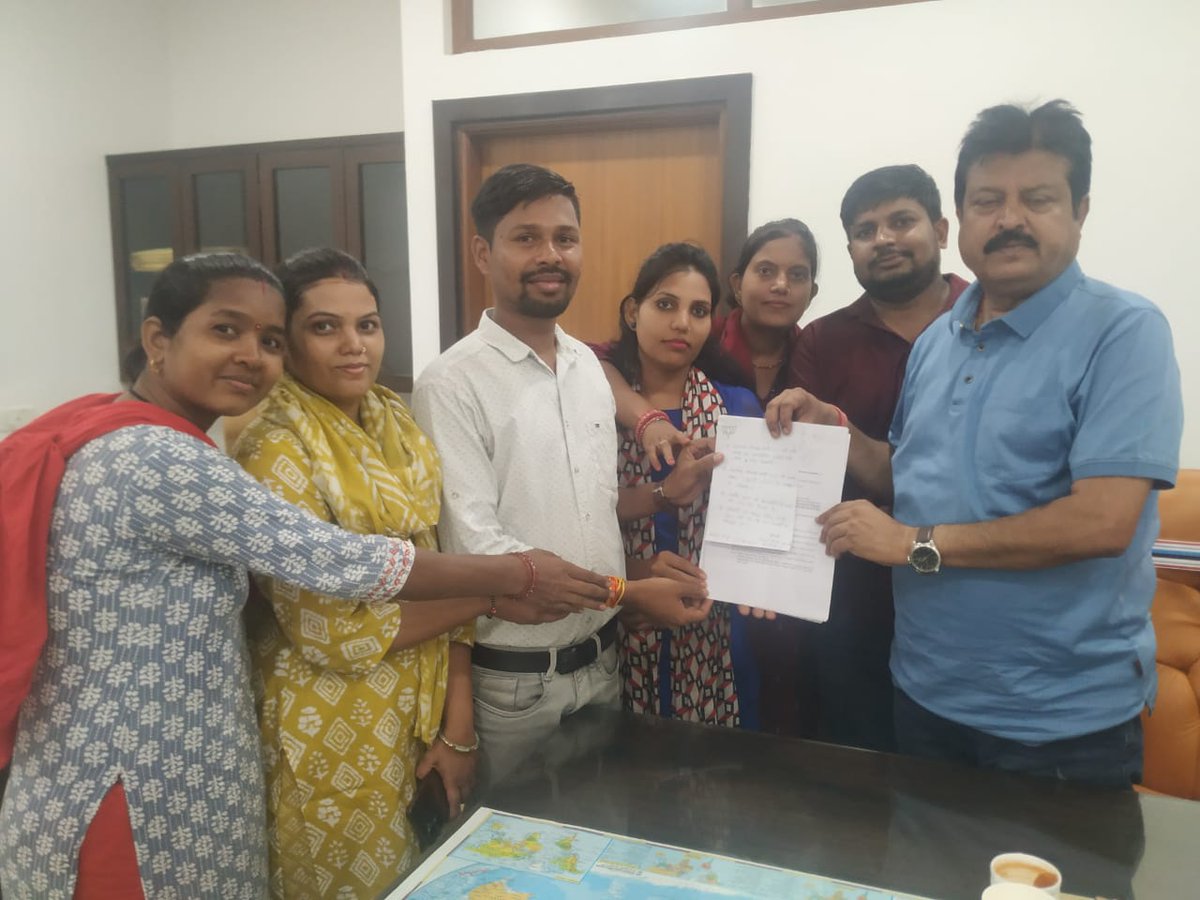 #बिन_न्यायालय_आदेश_पुरा_किये_बिना_कैसा_सुशासन
<a href="/ArunSao3/">Arun Sao</a>  <a href="/vijaysharmacg/">Vijay sharma</a>  <a href="/ChhattisgarhCMO/">CMO Chhattisgarh</a>  <a href="/News24_MPCG/">News24 MP-CG</a>  
<a href="/satyarajput321/">satya rajput</a> 
Ded को न्यायालय से जीत मिलने के बावजूद उन्हें पूरे पद पर नियुक्ति नही दिया गया है अभी भी 2300 पद पर Ded को नियुक्ति दी जानी है जिसे जल्द कराने की कृपा करें