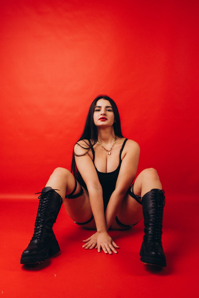viktoria60820's tweet image. За донат відправлю Вам хтивку в DM 🤤
За донат + ретвіт поділюсь улюбненим фото 🥵🙈😈
🖤❤️
🔗Посилання на банку
send.monobank.ua/jar/2rPGBnt2ip
💳Номер картки банки
4441 1111 2457 8067
*за особливі донати буду твоєю чемною дівчинкою 😅🤭😏