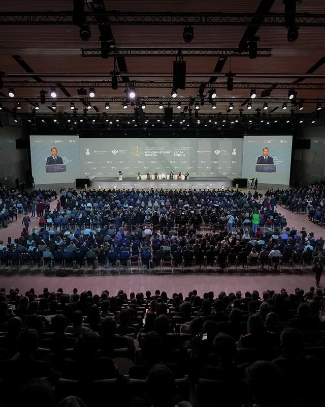 🇷🇺 At the 13th St. Petersburg International Legal Forum, I discussed <a href="/INTERPOL_HQ/">INTERPOL</a>'s pivotal role in advancing international cooperation and safeguarding global security, underscoring the organisation's commitment to neutrality and the agility of its legislation.

Neutrality is