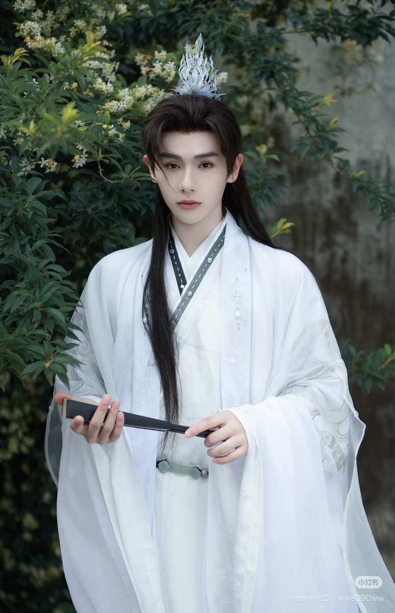 MOMMININE's tweet image. ให้พี่ที่เป็นสายซีรี่ส์จีนดูรูปน้องนายรูปนี้แล้วพี่เขาอุทานแรงมากเช้…หล่อจัง 😄 บอกน้องเหมือนหน้าเล็กลงไหม เอารูปอื่นให้ดูพี่เขาก็บอกว่ายังไงรูปนี้ก็ไม่มีอะไรลบล้างได้