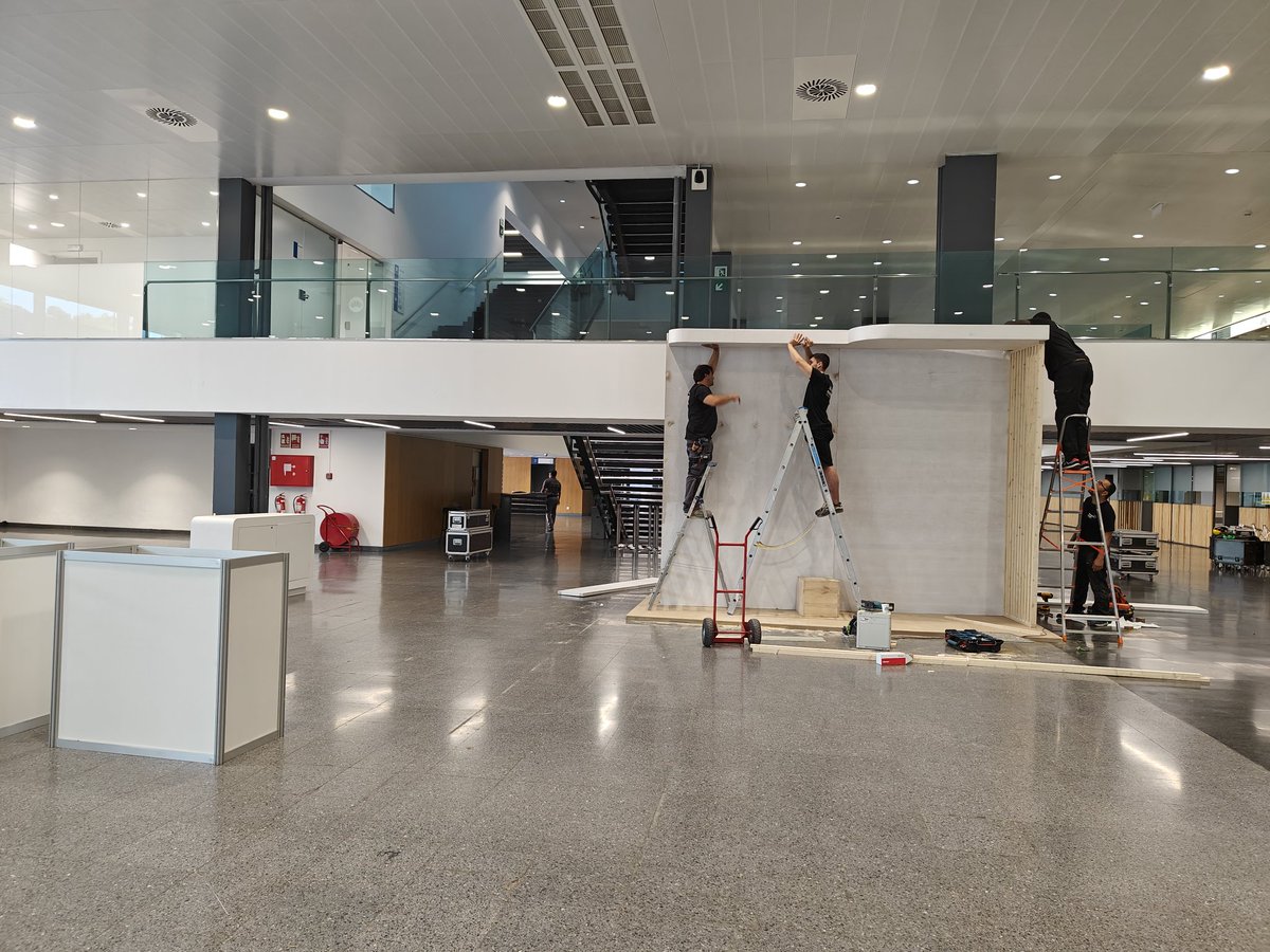 sergialmar's tweet image. Setting everything up, it&apos;s all coming together! #springio25