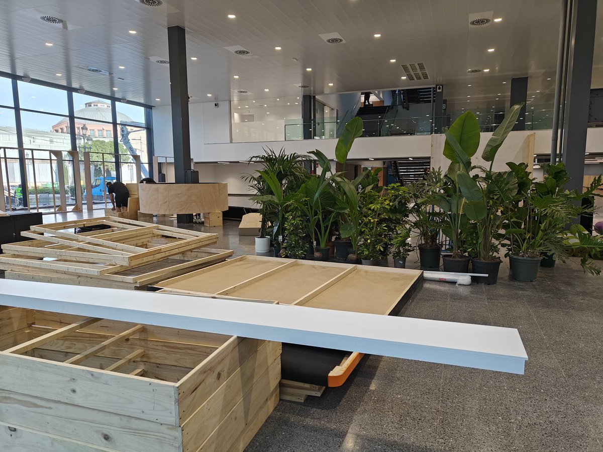 sergialmar's tweet image. Setting everything up, it&apos;s all coming together! #springio25