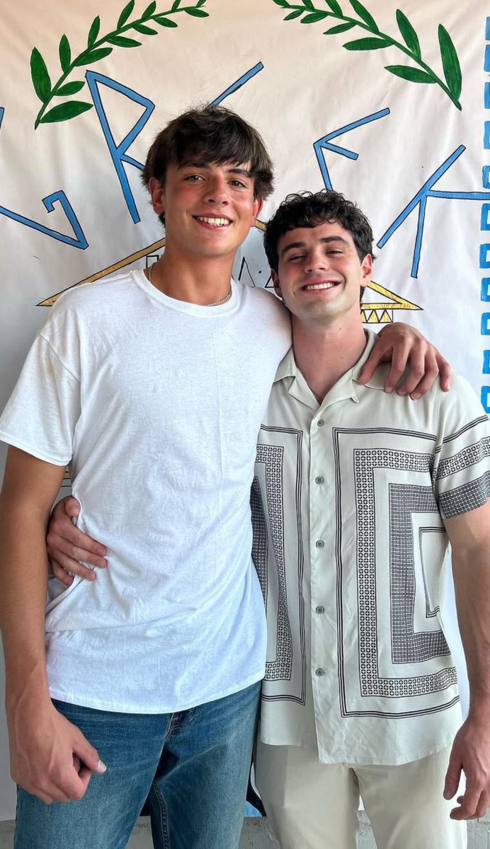 veronicashrinks's tweet image. Just wanted to share my sons new boyfriend! They are both phi delta thetas 🥹 #handplacement #ttuphidelt