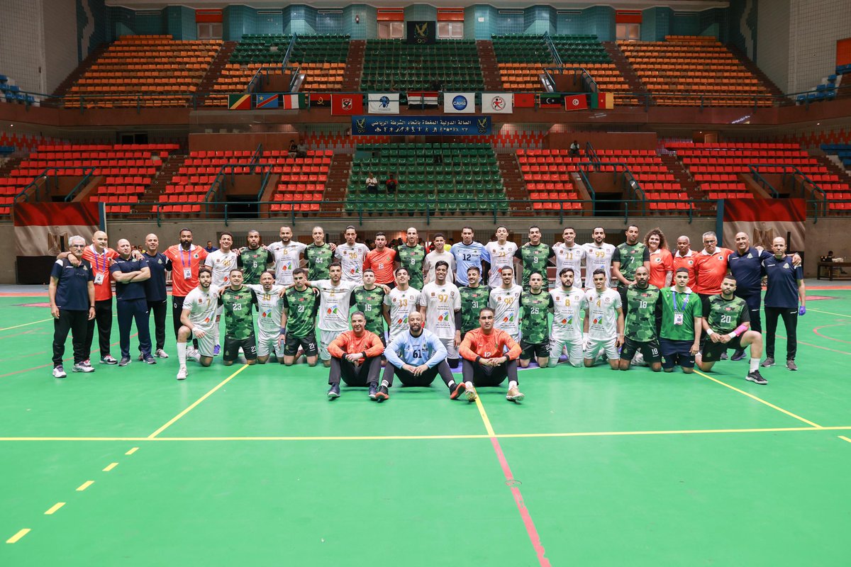 DeConfederation's tweet photo. โจ Le handball, cโest plus quโun sport : cโest une รฉcole de fair-play et de solidaritรฉ.
Sur le terrain, on gagne ensemble, on perd ensemble, mais on se respecte toujours. ๐ช๐ค
#CACVC2025
#Cairo2025 https://t.co/0KELLZaBXy