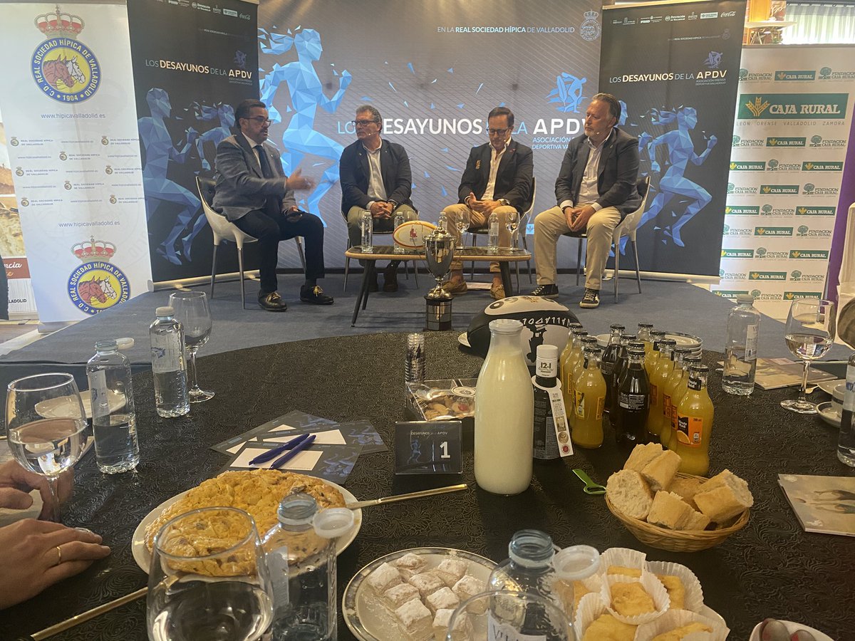 APDValladolid's tweet image. Los Desayunos de la APDV en su 17 entrega, dedicado al rugby y a Valladolid como catedral del rugby español con la ayuda de @alimentosVALL y sus exquisitos productos. Y sin olvidarnos de @jcyl @AyuntamientoVLL @Dip_Va @cajaruralzamora @periodistasAEPD
