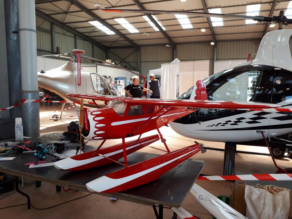 Journée de l’Aviation à Guillerval : un événement populaire entre ciel et passion dlvr.it/TKvFdX
