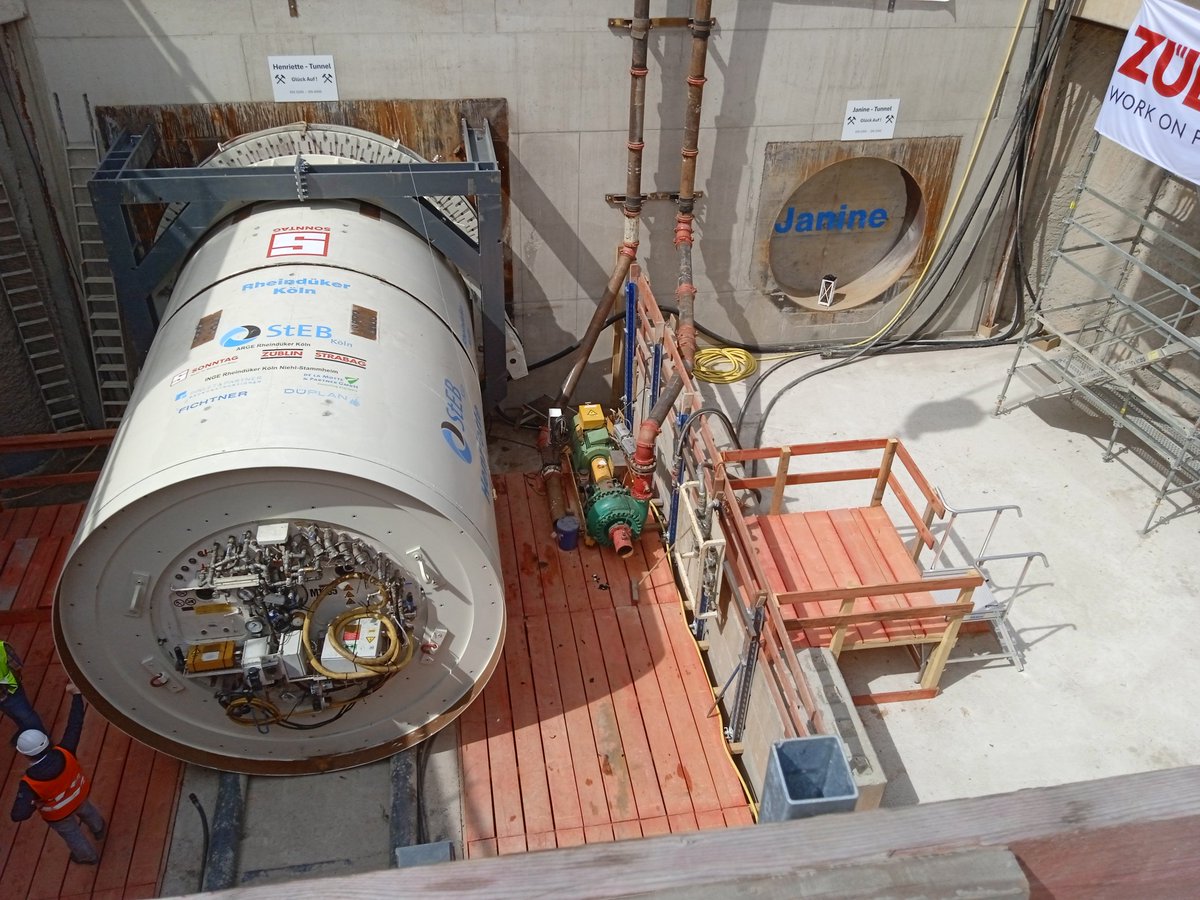 Maschinentaufe in #Koeln-#Stammheim zum Bau des Rheindükers. <a href="/spdkoelnnord/">SPD im Kölner Norden</a> <a href="/koelnnordde/">Köln Nord</a> <a href="/OV6GrueneKoeln/">Grüne Köln OV 6</a> <a href="/DieterichMatt/">Mattis Dieterich</a>