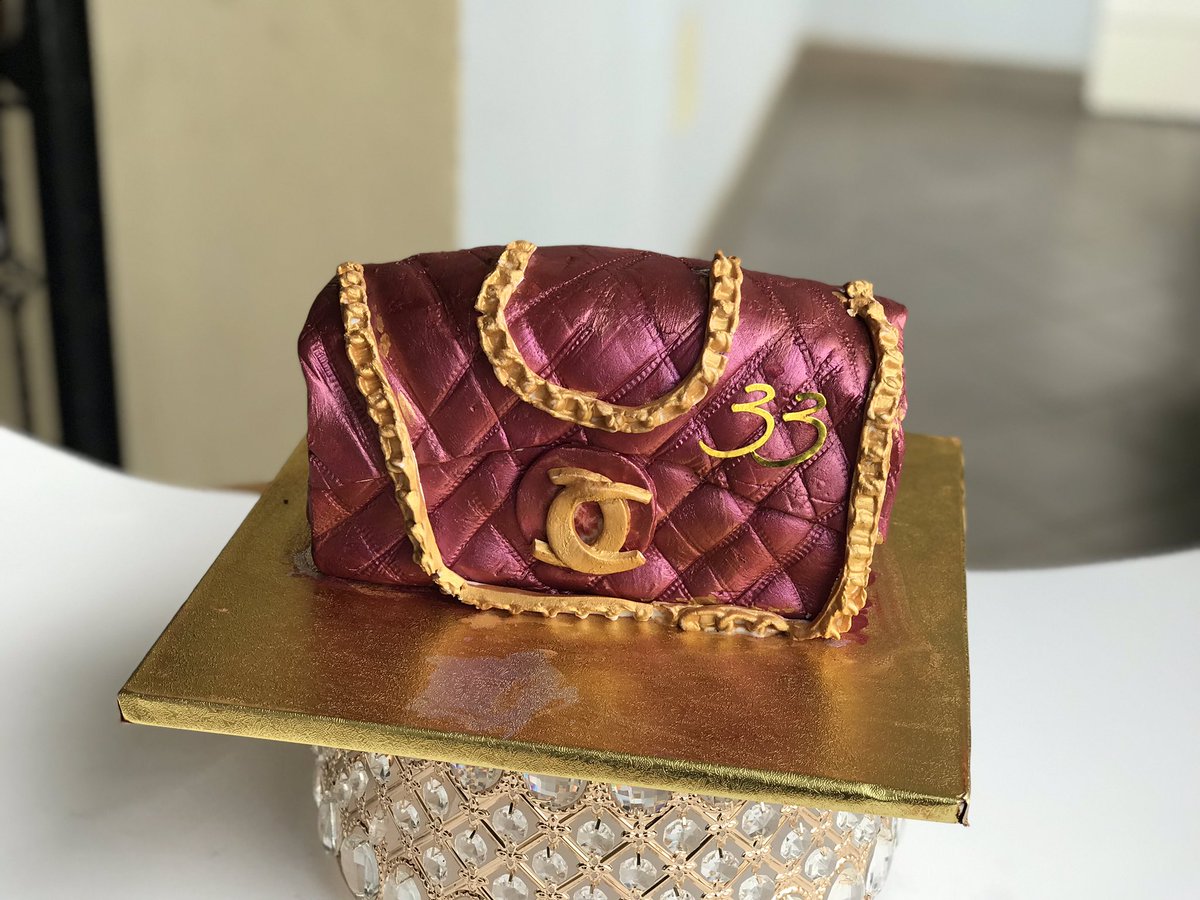 YdalPastries's tweet photo. Le 19/05 c’était mon anniversaire ❤️. J’ai eu le plaisir de confectionner mes gâteaux🥰🥰🥰.
Bon mercredi à nous❤️.
N’hésitez pas à nous contacter pour vos événements : traiteurs plats chauds et froids, mignardises sucrées salées et gâteaux on gère tout le volet restauration ✨. https://t.co/wMOxtPVLyX