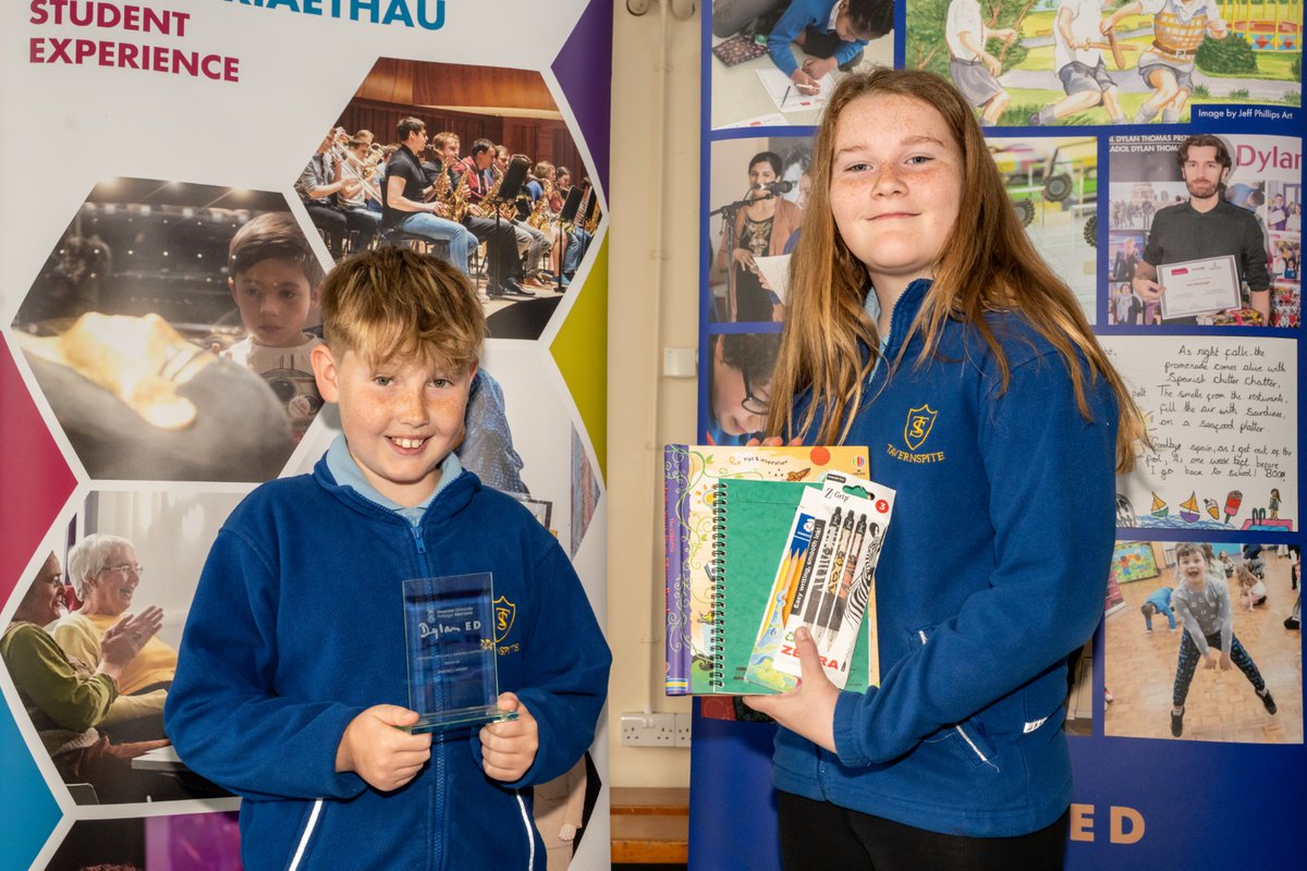 dylanthomprize's tweet photo. 🎉 A wonderful morning at @Tavernspitecp presenting Alfie and Leah with their #DylanED prizes. Alfie claimed 1st place, and Leah claimed 2nd place in the English language category of our recent 'My Holiday Memories' @DyddDylanDay #DylanDay competition.🏆🔗https://t.co/s5xbOXQsat https://t.co/EnToWnOHZi