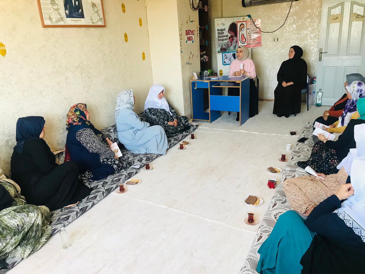📍Muhacirun Camii Kız Kur’an Kursu’nda ebe Nurcan Toprak Çelik tarafından normal doğuma hazırlık eğitimi verildi.
🍼 Eğitimde doğum süreci, annelik psikolojisi, nefes egzersizleri ve bakım konuları ele alındı.
#DoğumEğitimi #Kurankursu