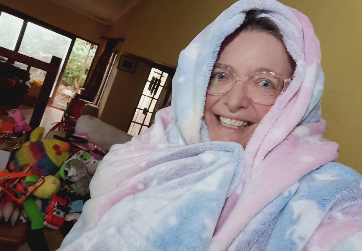 ladydebidebz1's tweet photo. There may be clues that I love winter π€£ππππ€£
#NormalIsASettingOnAWashingMachine
#ILoveWinter
#HappyBunny
#ThisBlankieIsAmazing https://t.co/xVdue6cXwc