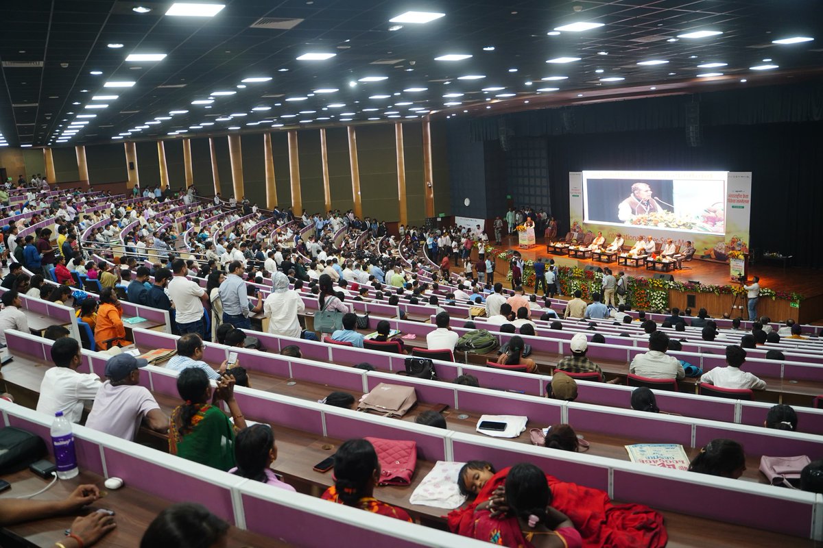 startup_bihar's tweet photo. 🚀 International Buyer-Sellers Conference at Gyan Bhawan, Patna 🌍

Union Food Processing Industries Minister Mr. Chirag Paswan inaugurated the International Buyer-Sellers Conference with strong domestic and global participation in Patna.
A total of 70 international buyers from 20 countries attended the conference, including representatives from six global retail chains, along with 50 domestic and 20 institutional buyers.

This impactful two-day event emerged as a key milestone in connecting Bihar’s agriculture and food processing sector to the global market.

💼 The conference featured insightful discussions, productive B2B meetings, and engaging capacity-building sessions, making it a vibrant platform for collaboration and growth.

🙏 Heartfelt thanks to all participants, supporting institutions, and the dedicated event team whose efforts made this experience successful, meaningful, and memorable.

📢 Read the official press release: https://t.co/o8mjems67j

✨ Local Innovation. Global Opportunities.

#StartupBihar #InternationalConference #ChiragPaswan #FoodProcessing #AgriTech #BiharRising #GyanBhawan #VocalForLocal #MakeInIndia #AtmanirbharBharat #GlobalConnect #B2BMeetings #InnovationInBihar