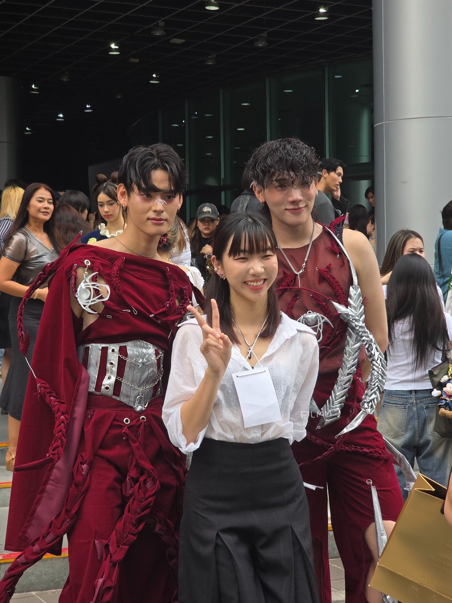 คุณดีไซน์เนอร์กับนายแบบของเขา✨️

FASH SWU CCI X KCHEERS 
#BeyondTheLegacyShow 
#CHEERS_VIIS #1234VIIS
#NAY_PERSES #KRITTIN_PERSES