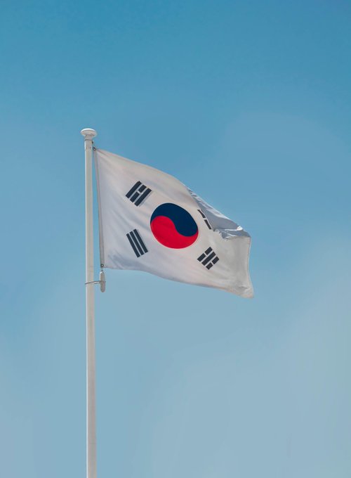 DaavidCarter's tweet image. π°π· SOUTH KOREAβS PENSION FUND JUST REVEALED BUYING MICROSTRATEGY $MSTR
SOUTH KOREA IS BUYING #BITCOIN π