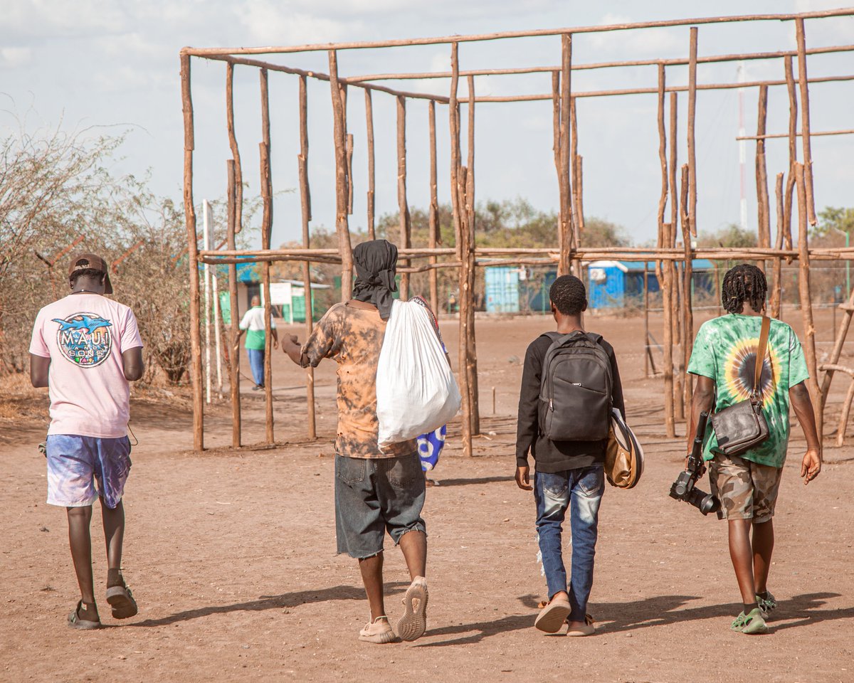 PascalKito1's tweet image. B.T.S
June 1st
“Refugee Wishes” by @lasticsound ft @mrpanadol_panadol is a moving song that voices the pain, resilience, and hopes of refugees.
directors: @steve.kiza
produced by: @filmit.media01
cinematography: @pascal.kito
first AC: @james_naoya