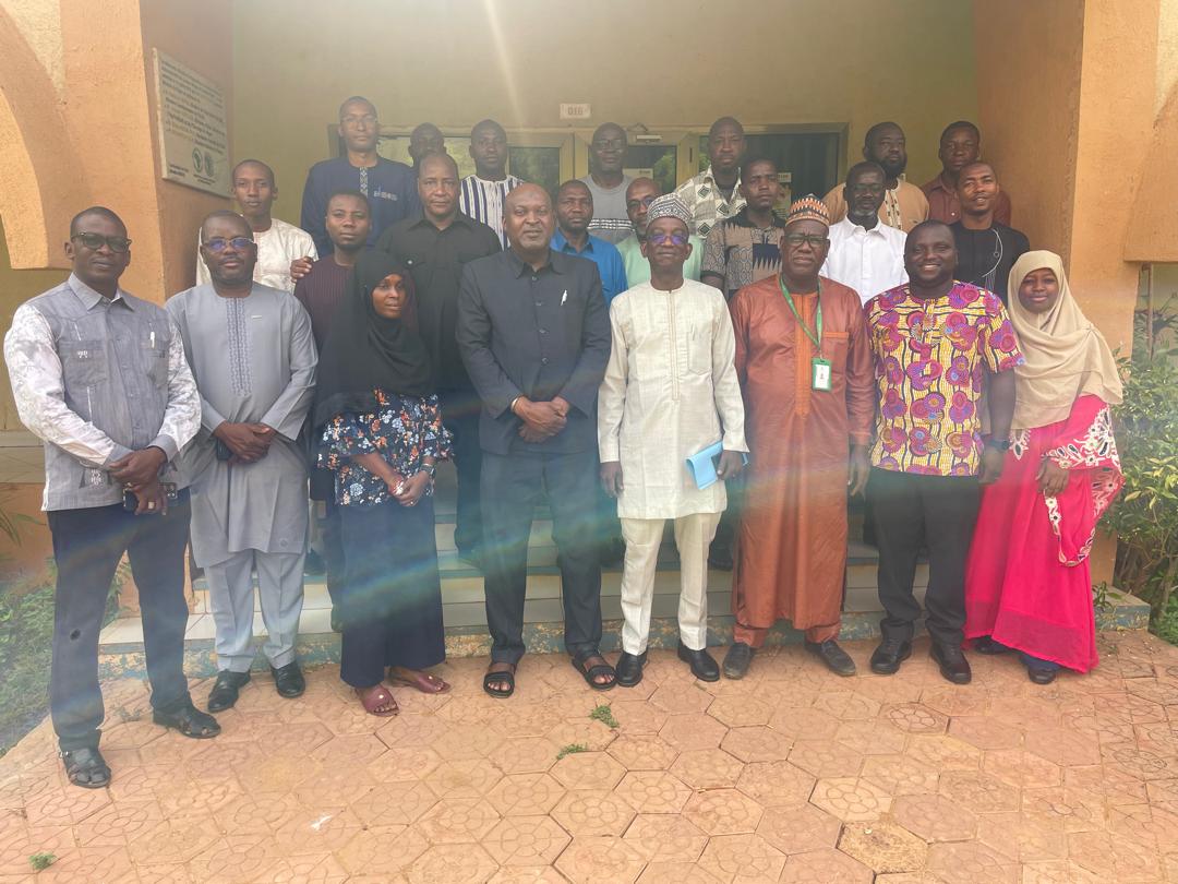 DEarthAfrica's tweet photo. Crop type mapping training at AGRHYMET, Niger is underway! Using Cropland Mapping, Crop Health Analysis, and a crop type mapping tool, trainees are learning to accurately identify crop types, boosting crop monitoring and improving #foodsecurity across West Africa.
#CropMapping https://t.co/ILQIpPILqJ