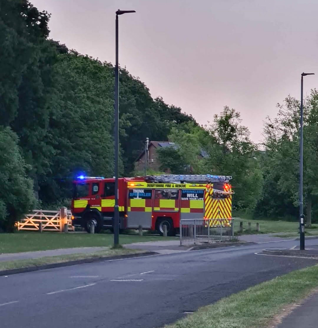 To report a fire in a park or nature reserve call the Fire Service on 999. Give as much detail about the location as possible but don't put yourself at risk by attempting to extinguish the fire. If arson is suspected report it anonymously to Crimestoppers. crimestoppers-uk.org/keeping-safe/r…