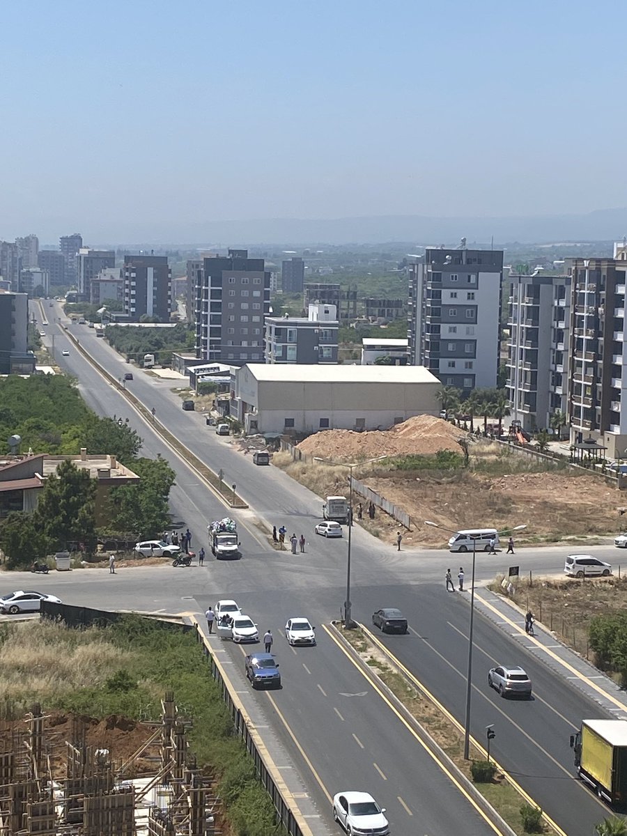 tekilsahiis's tweet photo. Bu hafta olan 2. Kaza bir yetkili gönderin artık. BURAYI CİDDİYE ALMIYORSUNUZ!!.@VahapSecer @mersin_bld @MezitliBel https://t.co/0vXVFzMVni