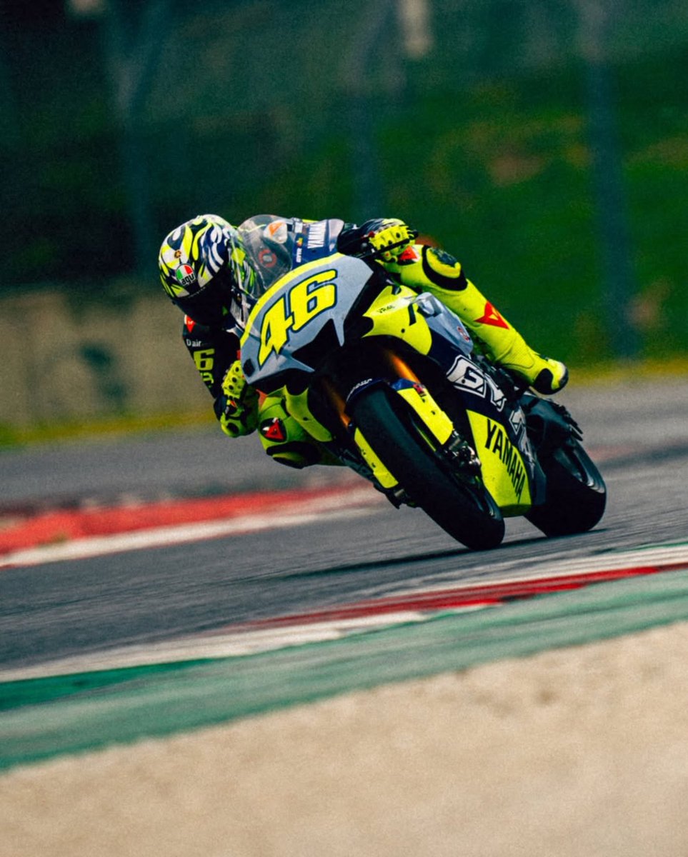 Lo sapevate già che al Mugello non si dorme 
📸 <a href="/FAlex79/">Alex Farinelli</a> <a href="/camilss/">Camilla Fratesi</a>