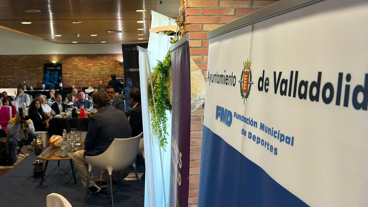 Ayto. de Valladolid (@ayuntamientovll) on Twitter photo Valladolid 🏟️ ‘Catedral del Rugby español’ este fin de semana con la final de la <a href="/NTTDataSpain/">NTT DATA España</a> #CopaDelRey
Hoy, en la <a href="/RSHipica_vallad/">RS Hipica</a>, encuentro <a href="/APDValladolid/">APD Valladolid</a> con los presidentes del <a href="/Chami_Rugby/">Club de Rugby El Salvador🏉</a> y el <a href="/VRAC/">🧀 VRAC 🧀</a>.
<a href="/ferugby/">España Rugby</a>
#MayteMartínez
<a href="/fblancopaco/">Francisco Blanco</a>
<a href="/pellitero/">Alejandro</a>
<a href="/martinvictorvox/">Victor M Martin</a> Valladolid 🏟️ ‘Catedral del Rugby español’ este fin de semana con la final de la <a href="/NTTDataSpain/">NTT DATA España</a> #CopaDelRey
Hoy, en la <a href="/RSHipica_vallad/">RS Hipica</a>, encuentro <a href="/APDValladolid/">APD Valladolid</a> con los presidentes del <a href="/Chami_Rugby/">Club de Rugby El Salvador🏉</a> y el <a href="/VRAC/">🧀 VRAC 🧀</a>.
<a href="/ferugby/">España Rugby</a>
#MayteMartínez
<a href="/fblancopaco/">Francisco Blanco</a>
<a href="/pellitero/">Alejandro</a>
<a href="/martinvictorvox/">Victor M Martin</a>