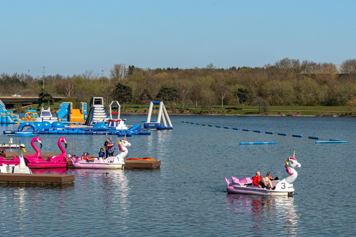 willenlake's tweet image. ☀️ Rain or shine, it’s time to make a splash at Willen Lake! 💦

Take a look at all our activites we have to offer at Willen Lake 👉🏻  willenlake.org.uk/activities/ 

 #WillenLake #SpringDays #FamilyFun #MKMoments #AquaAdventures