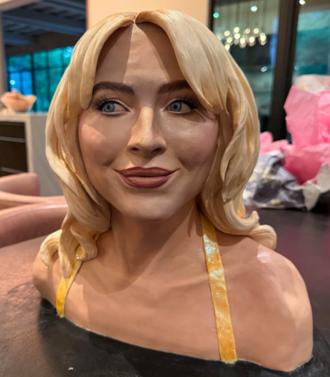 Dexerto's tweet image. Joe Rogan shows off realistic Sabrina Carpenter cake for his daughter's birthday