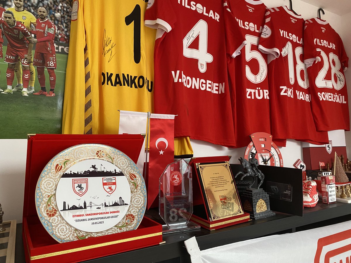 Belçika dükü 2. Yüksel (@yuksel_tok) on Twitter photo Bana bu plaketi layik gören <a href="/isamder/">İstanbul Samsunsporlular Derneği</a> e çok teşekkür ederim. Belçikadaki ofisimin Samsunspor köşesinde yerini aldı. İyiki Samsunsporluyuz 😎❤️🤍💪
<a href="/hakanardal55/">hk@n</a> <a href="/bir_baskadir/">Hamza Tüzen</a> Bana bu plaketi layik gören <a href="/isamder/">İstanbul Samsunsporlular Derneği</a> e çok teşekkür ederim. Belçikadaki ofisimin Samsunspor köşesinde yerini aldı. İyiki Samsunsporluyuz 😎❤️🤍💪
<a href="/hakanardal55/">hk@n</a> <a href="/bir_baskadir/">Hamza Tüzen</a>