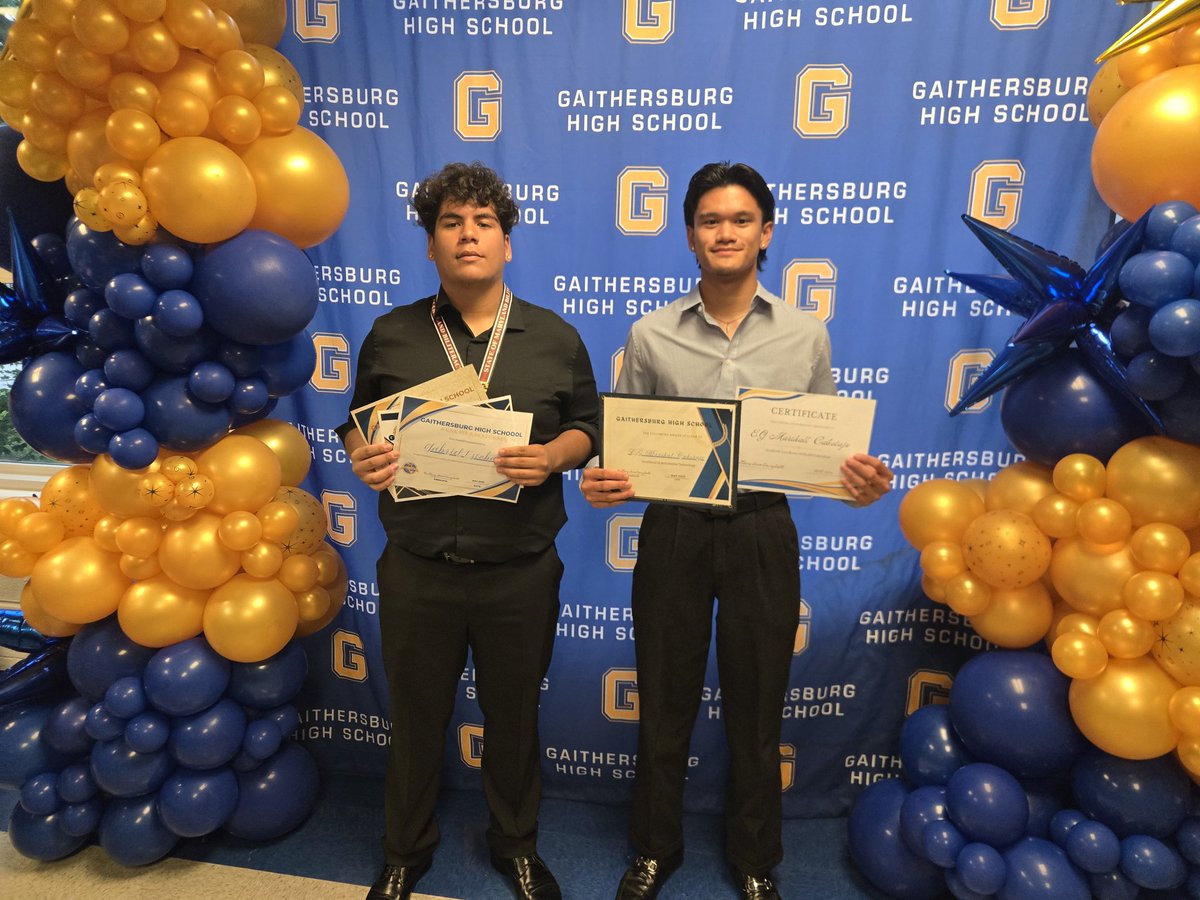 2025 Senior Awards Ceremony✨
Great job to all of our seniors! We will miss you, but your future in Bright!
*Thank you to Ms. Daisy Faria, CCIC, for your hard work setting up this event!