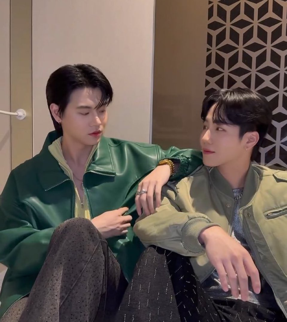 เย็นแล้วเพิ่มยอดให้น้องกันค่ะ

RTForW10K   RTForYin10K
<a href="/yinyin_anw/">Yinyin</a> <a href="/warwanarat/">ว</a> #yinwar 
#warwanarat #yinyin_anw #หยิ่นวอร์