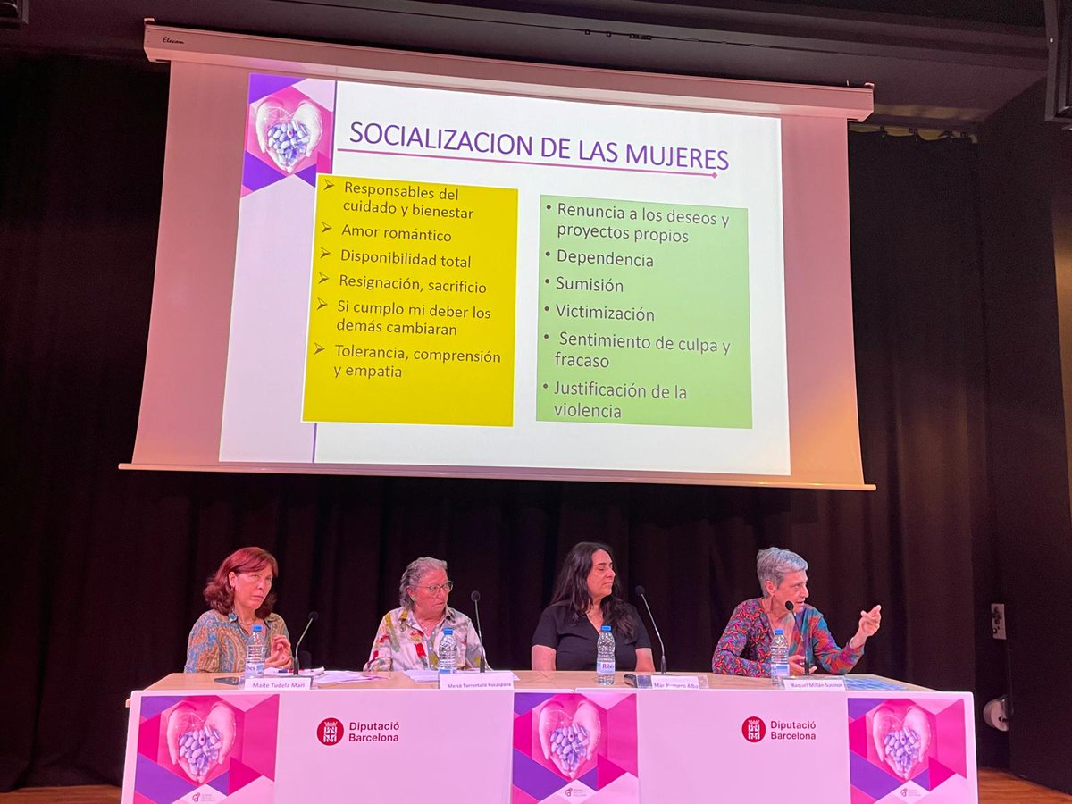 Red Género, Drogas y Adicciones (@redgeneroydroga) on Twitter photo <a href="/PNSDgob/">Plan Nacional Sobre Drogas</a> <a href="/Martaal1974/">Marta Alvarez</a> <a href="/fundsalcom/">Fundación Salud y Comunidad</a> <a href="/IgualtatDiba/">Feminismes i Igualtat</a> <a href="/diba/">Diputació de Barcelona</a> <a href="/Gemmaltell/">Gemma Altell Albajes</a> <a href="/G360_org/">G-360</a> <a href="/Maitetuma/">MAITE TUDELA MARÍ</a> <a href="/GrupAtra/">Grup ATRA</a> <a href="/RedENLACE_/">Red ENLACE</a> <a href="/SaludMadrid/">Salud Madrid</a> El papel de la socialización de género es fundamental en la construcción de los malestares de las mujeres y la consecuente prescripción de psicofármacos en una sociedad medicalizada.
Acaba la intervención de Raquel. Muy potente. Gracias!! 💚 <a href="/PNSDgob/">Plan Nacional Sobre Drogas</a> <a href="/Martaal1974/">Marta Alvarez</a> <a href="/fundsalcom/">Fundación Salud y Comunidad</a> <a href="/IgualtatDiba/">Feminismes i Igualtat</a> <a href="/diba/">Diputació de Barcelona</a> <a href="/Gemmaltell/">Gemma Altell Albajes</a> <a href="/G360_org/">G-360</a> <a href="/Maitetuma/">MAITE TUDELA MARÍ</a> <a href="/GrupAtra/">Grup ATRA</a> <a href="/RedENLACE_/">Red ENLACE</a> <a href="/SaludMadrid/">Salud Madrid</a> El papel de la socialización de género es fundamental en la construcción de los malestares de las mujeres y la consecuente prescripción de psicofármacos en una sociedad medicalizada.
Acaba la intervención de Raquel. Muy potente. Gracias!! 💚