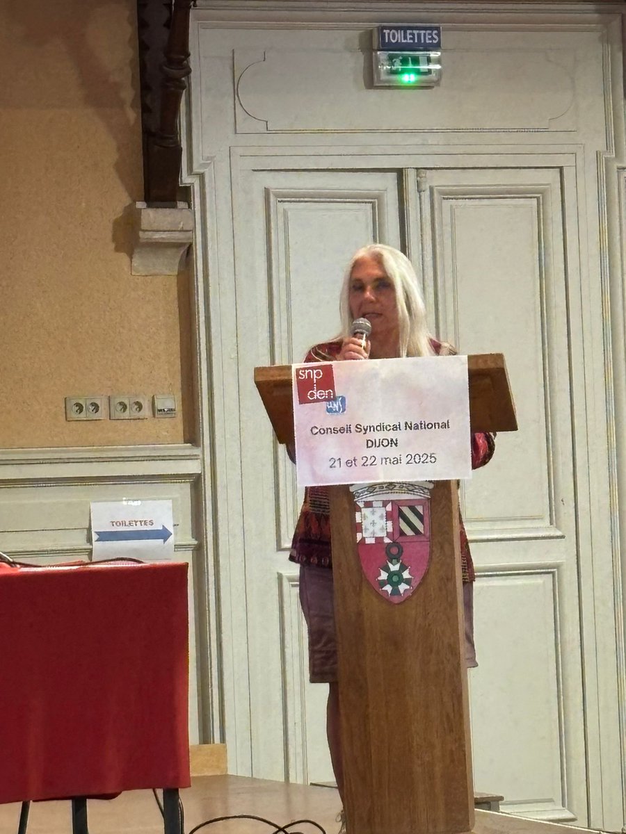 Conseil Syndical National 
La délégation de l’académie de Rennes présente à Dijon.
Prise de parole des secrétaires académiques sur l’actualité en territoire.