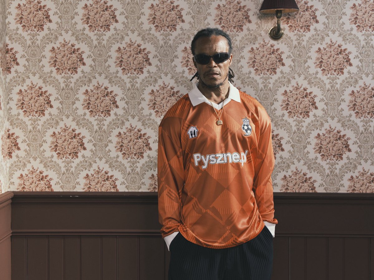 edgar davids (@esdavids) on Twitter photo UEFA CL final’s coming.
This one matters, @justeattakeaway ‘90s merch drop by <a href="/captainaoshima/">Abderrahmane Trabsini</a> x @trophybygassan on the detail.
#DontPlayWithYourFood UEFA CL final’s coming.
This one matters, @justeattakeaway ‘90s merch drop by <a href="/captainaoshima/">Abderrahmane Trabsini</a> x @trophybygassan on the detail.
#DontPlayWithYourFood