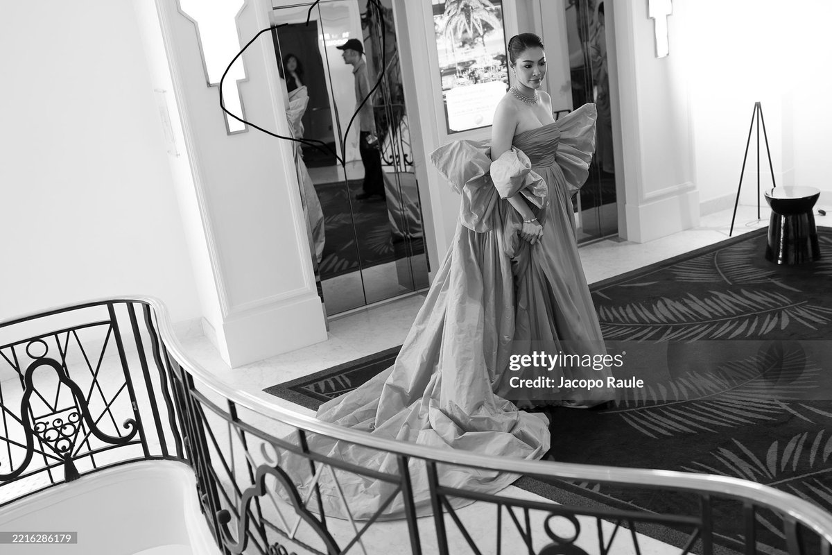 Eyeeyeeyesss's tweet photo. รูปคู่กับพี่ฝ้ายคนสวย

PERAYA RED CARPET CANNES
#BoucheronXFaye https://t.co/djhx8JG36Q