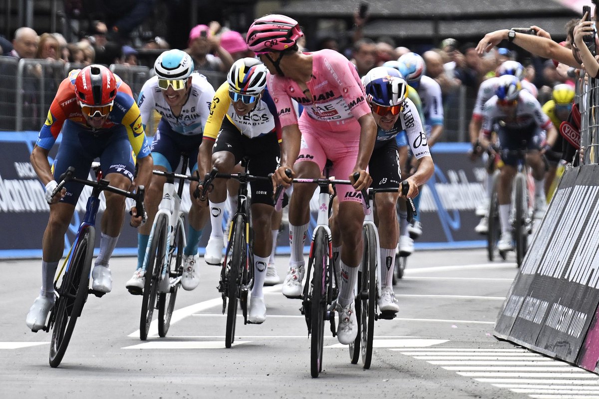 Team Bahrain Victorious (@bhrvictorious) on Twitter photo 🇮🇹 #GirodItalia | ST 11
<a href="/PelloBilbao1990/">Pello Bilbao</a> lit up the day in the early breakaway, and again in a small group which attacked later on.
Unfortunately they were caught by the peloton.
#Tiberi finished 6th and held on to 3rd overall <a href="/giroditalia/">Giro d'Italia</a>
#RideAsOne
📸 <a href="/SprintCycling/">SprintCycling</a> 🇮🇹 #GirodItalia | ST 11
<a href="/PelloBilbao1990/">Pello Bilbao</a> lit up the day in the early breakaway, and again in a small group which attacked later on.
Unfortunately they were caught by the peloton.
#Tiberi finished 6th and held on to 3rd overall <a href="/giroditalia/">Giro d'Italia</a>
#RideAsOne
📸 <a href="/SprintCycling/">SprintCycling</a>