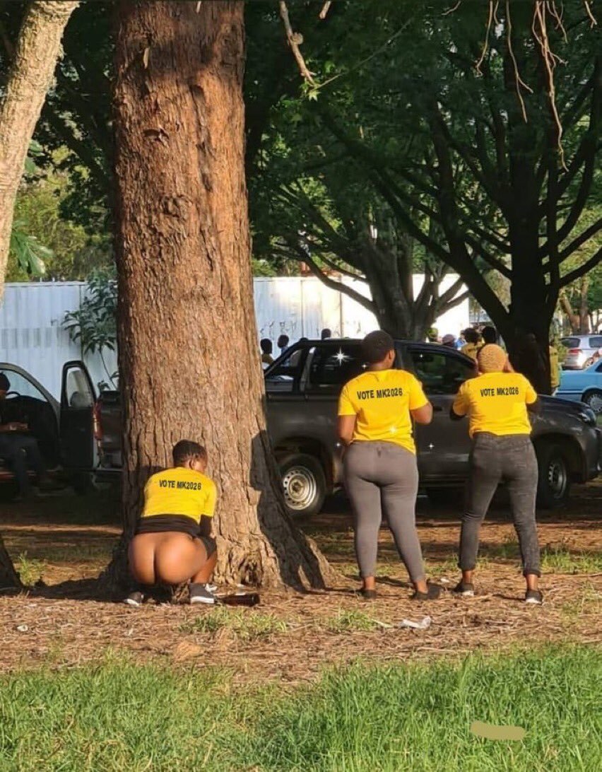 Ni uwuhe muhanzi mu RWANDA  ucyekako Yaba afite indirimbo nyinshi kurusha abandi.
Me: ERIC SENDERI